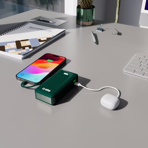 Powerbank SBS 10000 mAh 20W sisäänrakennetulla USB-C-kaapelilla ja digitaalisella näytöllä - vihreä
