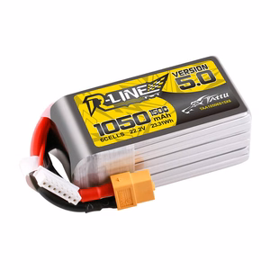 Tattu R-Line 5.0 1050 mAh 22,2 V 6S 150C XT60-liittimellä varustettu akku