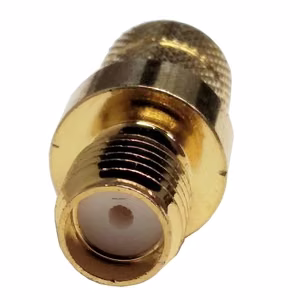 SMA-female puristusliitин RG6-kaapelille