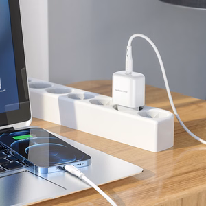 Borofone BN3 Premium USB-C -seinälaturi QC 3.0 PD 2.0 20W valkoinen