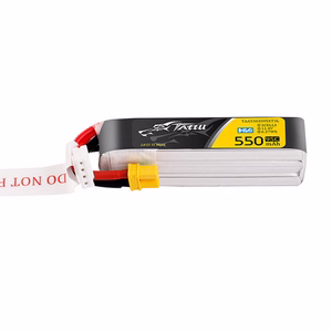 Tattu 3s 550 mAh 95C 11,4 V HV Lipo-akku, jossa on XT30-liitin (Long-Pack)