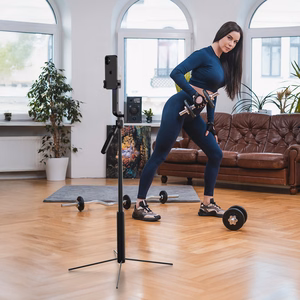Wozinsky WST-360YS selfiekeppi kolmijalkatoiminnolla, 360° AI-automaattisella kasvojenseurannalla ja eleohjauksella - musta