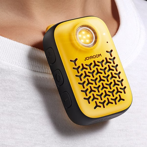 Joyroom Maya JR-MS03 kannettava Bluetooth-kaiutin sisäänrakennetulla taskulampulla - keltainen