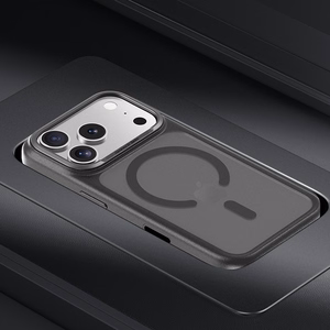 Benks Magnetic Mist Case -suojakuori metallikehyksellä (K069) Iphone 17 Pro:lle, musta (kameran ohjauspainike)