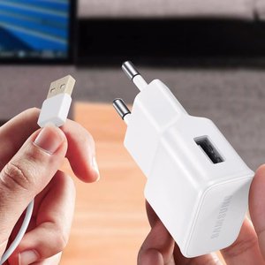 Samsung EP-TA200EWE USB-A 15W Seinälaturi ja EP-DR140AWE USB-A - USB-C Kaapeli (OOB Bulk - vaihtoehtoinen pakkaus) - Valkoinen