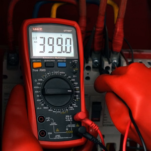 Uni-T UT105+ -digitaaliyleismittari
