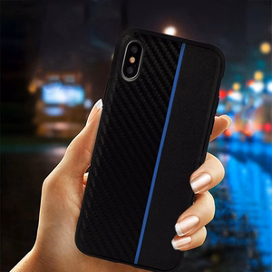 Moto Carbon Suojakuori Samsung Galaxy A6 Plus 2018:lle - musta sinisellä raidalla