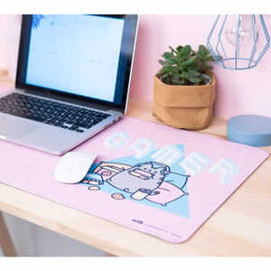 Pusheen XXL -pelipöytämatto, 80 × 35 cm
