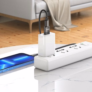 Sovitin Hoco UA17 USB-A Type-C:lle musta