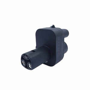 Sovitin Reach CCS2 Tesla NACS/AC+DC-liitäntään