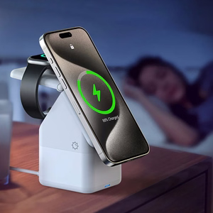 Duzzona W20 15W 4-in-1 langaton laturi iPhone/AirPods/Apple Watch yhteensopiva yölampulla - valkoinen