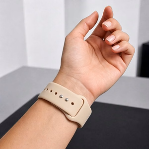Tech-Protect silikoniranneke Apple Watch 44 / 45 / 46 / 49 mm -malleille, beige