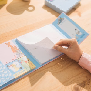 Moomins A4 -viikkosuunnittelija muistilapuilla