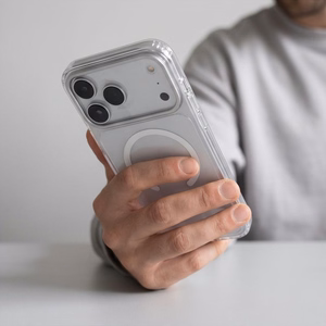 Tech-Protect MagStand MagSafe CC suojakuori malleille iPhone 18 Pro / 17 Pro, läpinäkyvä
