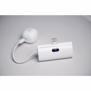 Ulkoinen akku Forcell F-Energy Power Plug F5K3 PD 20W 5000 mAh sisäänrakennetulla Lightning-liittimellä valkoinen