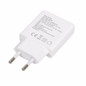 iBox ILUC43W mobiililaitteiden laturi universaali valkoinen AC