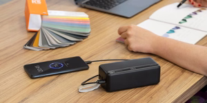 Kruger&Matz 40000 mAh Li-ion -varavirtalähde QC- ja PD-tuella