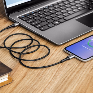Kruger&Matz USB-C–Lightning C94 MFi -kaapeli, 1 m