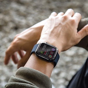 Uniq Garde Suojakuori Apple Watch 4/5/6/SE 44mm - harmaa