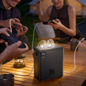 Wozinsky W8-B 100000mAh 30W varavirtalähde, 2xUSB-A, 2xUSB-C, taskulampulla, musta