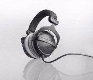 Beyerdynamic DT 770 PRO – studio headphones, closed-back, 80 Ω, black (474746)