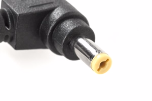Quer-verkkolaite virtajohdolla ACERin kannettaville, 30 W/19 V/1,58 A, 5,5×1,7 mm (mini)