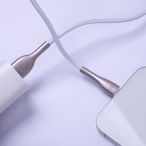 Forever Sleek kaapeli USB - Lightning 1,0 m 2.4A valkoinen