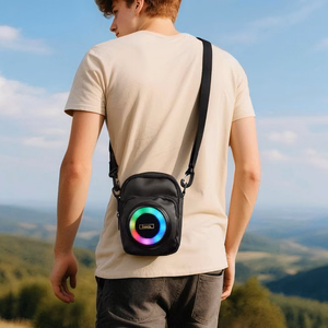 Bluetooth Kaiutin 8W 3h olkalaukku muoto 1,5L Hoco HC41 musta
