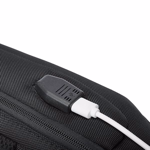 Wozinsky Premium yksiolkainen varkaudenestävä kaupunkiselkäreppu järjestäjällä ja USB:llä - Musta