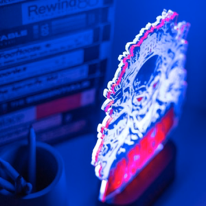 Stranger Things Bad To The Bone LED-yövalo, 16 × 24 cm