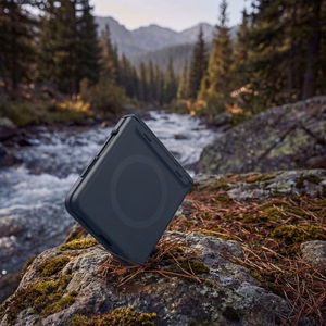 Tech-Protect Kevlar Aura -suojakuori laitteelle Samsung Galaxy Z Flip 8, MagSafe-yhteensopiva – tummansininen