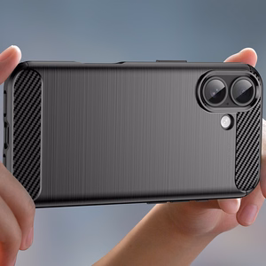 Carbon Suojakuori iPhone 17:lle - Musta