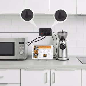 Maclean MCE392 B – jatkojohto pistorasioilla, 4 pistorasiaa + 3×USB, 110–240 V AC, 50/60 Hz, 2,1 A, enintään 2500 W, 1,5 m, musta