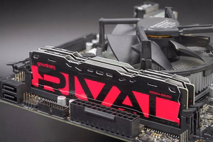 DDR4 2x8GB sarja UDIMM goodram RIVAL säteilevä punainen