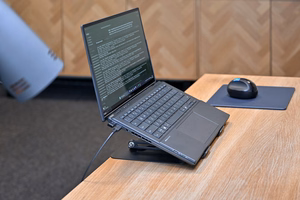 Säädettävä, pyörivä, ergonominen kannettavan tietokoneen teline 10–17″ LAPTOP STAND ROTO MT2662