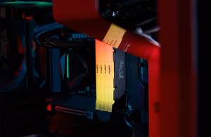 Kingston Technology FURY 16GB 4266MT/s DDR4 CL19 DIMM (2 kpl setti) Renegade RGB