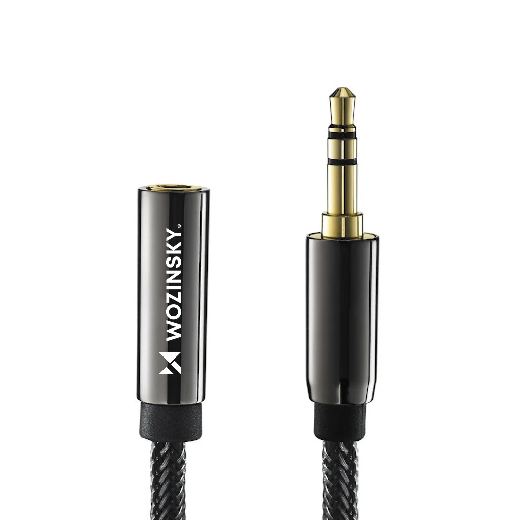 Wozinsky AUX mini jack -jatkokaapeli lähikuvassa