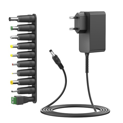 Yleismallinen virtalähde 30W, 12V, 2.5A, 6 sovitinkärkeä