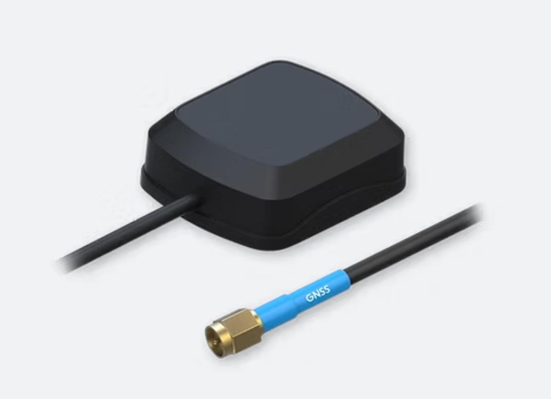 Teltonika GNSS-antenni SMA tarrakiinnitys PR1KSG30
