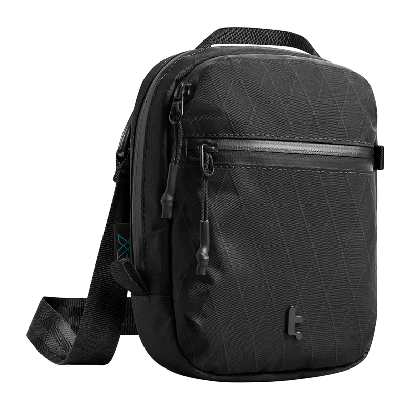 TOMTOC Aviator-T37 matkalaukku olkahihnalla X-Pac 1.3L (musta)