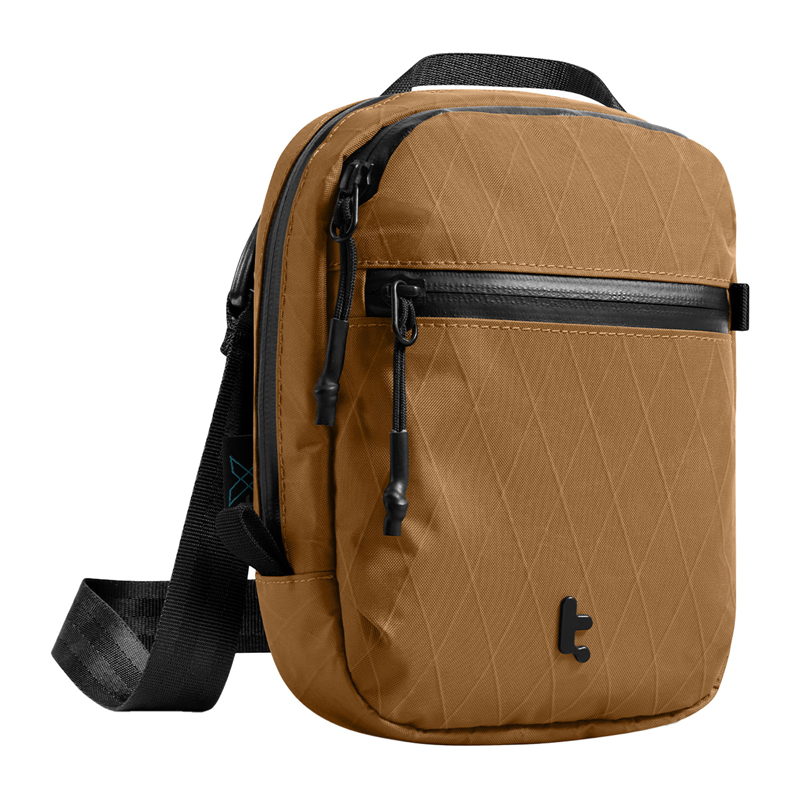TOMTOC Aviator-T37 matkalaukku olkahihnalla X-Pac 1.3L (ruskea)