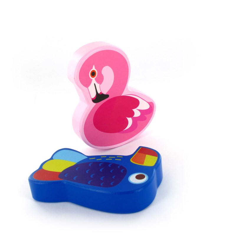 Puinen helistin Flamingo tai Tukaani, satunnainen malli
